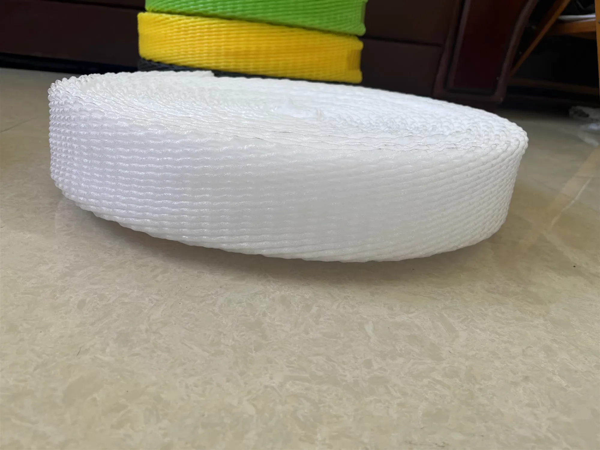 Wholesale EPE Net Sleeve Shockproof Protection Transport Packing Wine Glass Bottle Fragile Items Vegetable Fruit Foam Roll