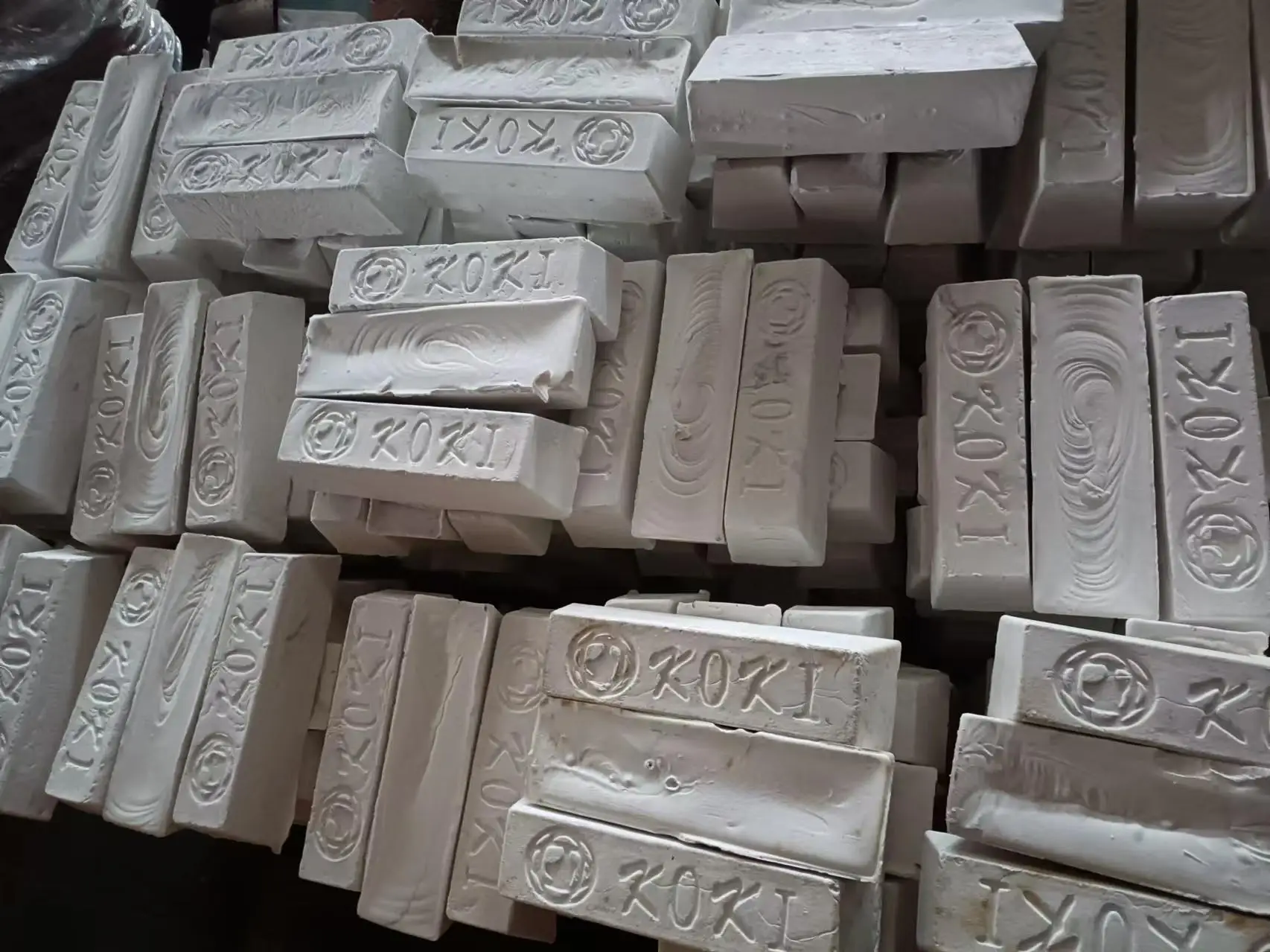 Mirror polishing wax precision processing composite paste for polishing gold and silver phone frames and metals