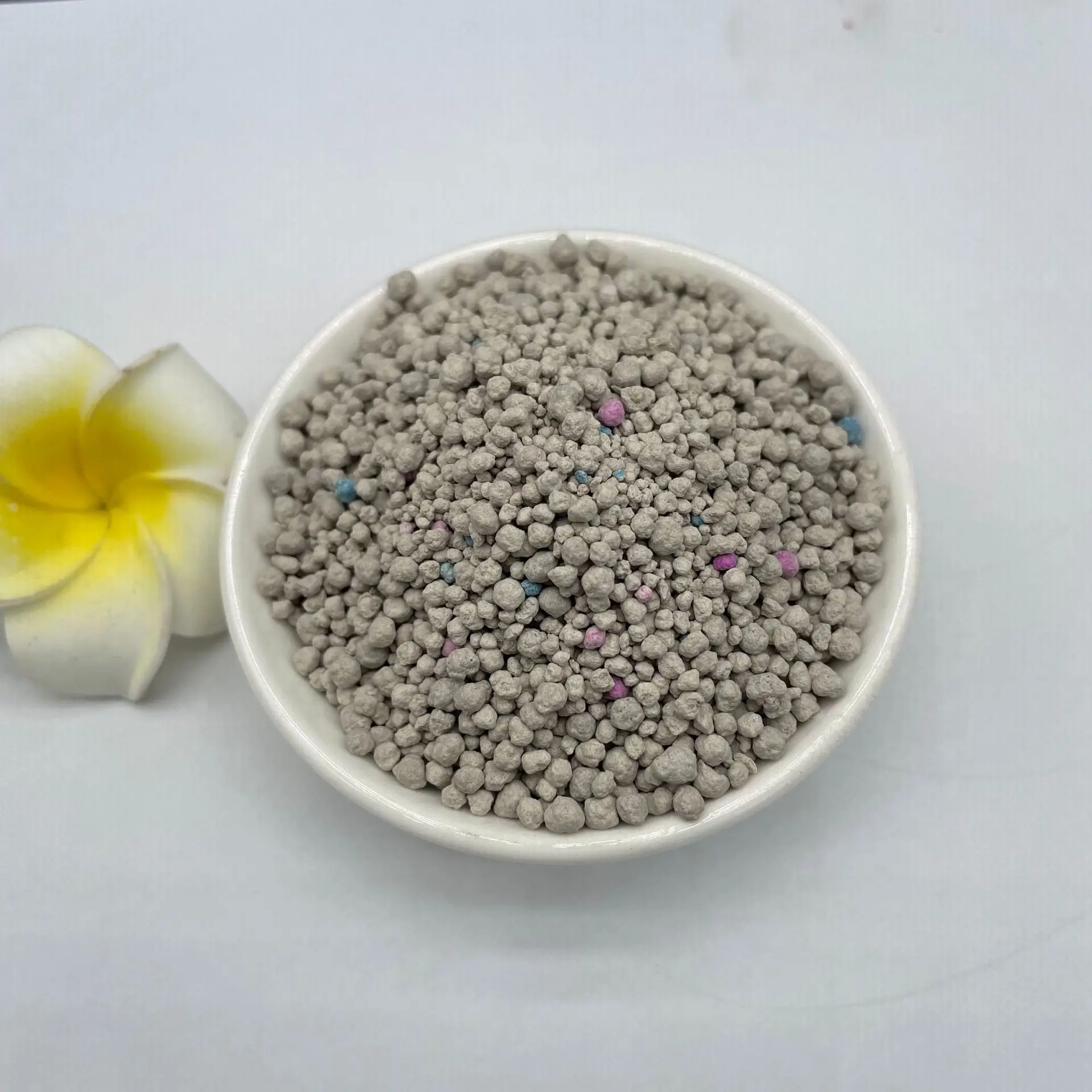 Factory Directly Sale Cat Cleaning Bulk Ball Shaped Bentonite Clumping Cat Sand