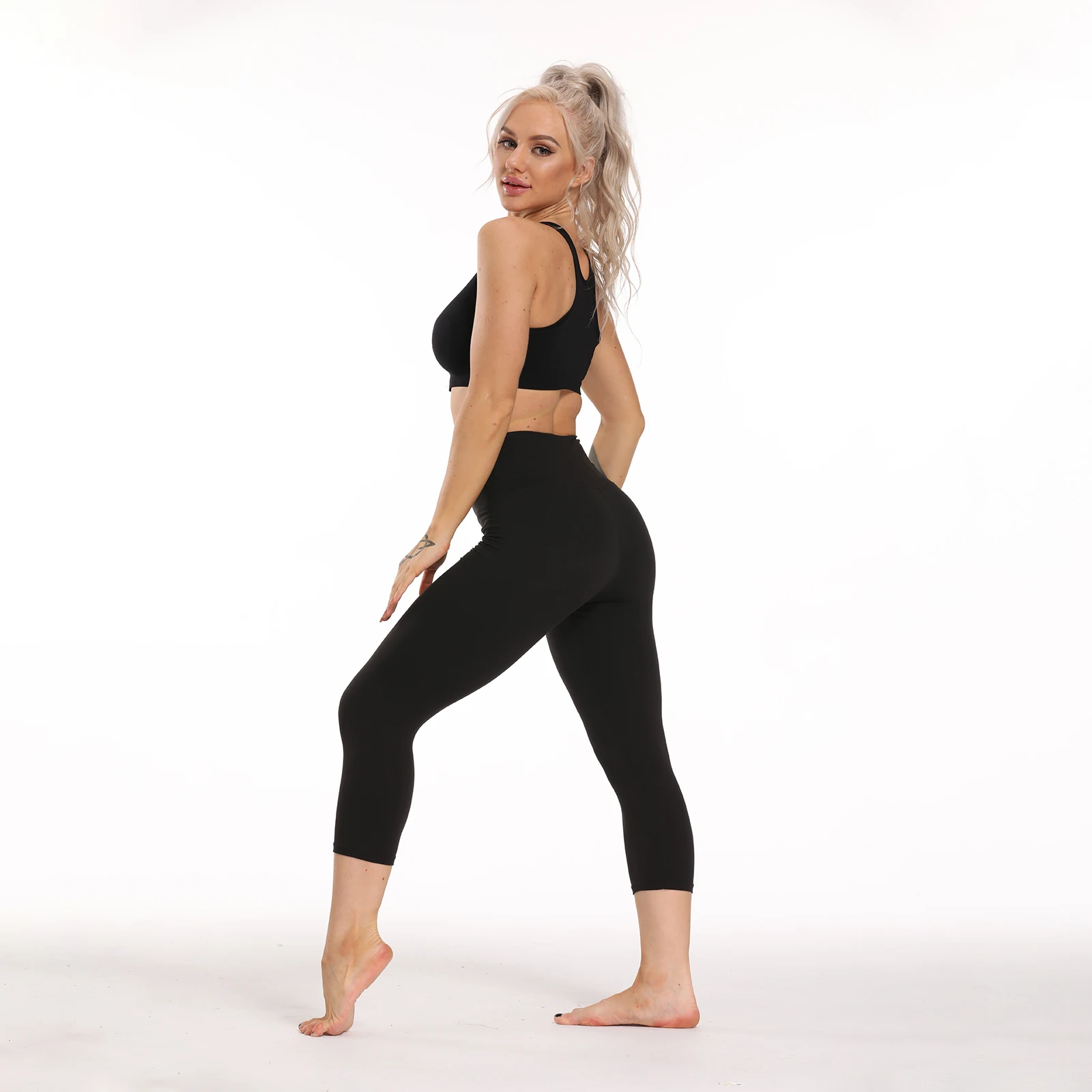 Wholesale Custom Logo Label Print High Waist Soft Leggings Running Cycling Capri Leggings Exercise Capris Breathable For Women