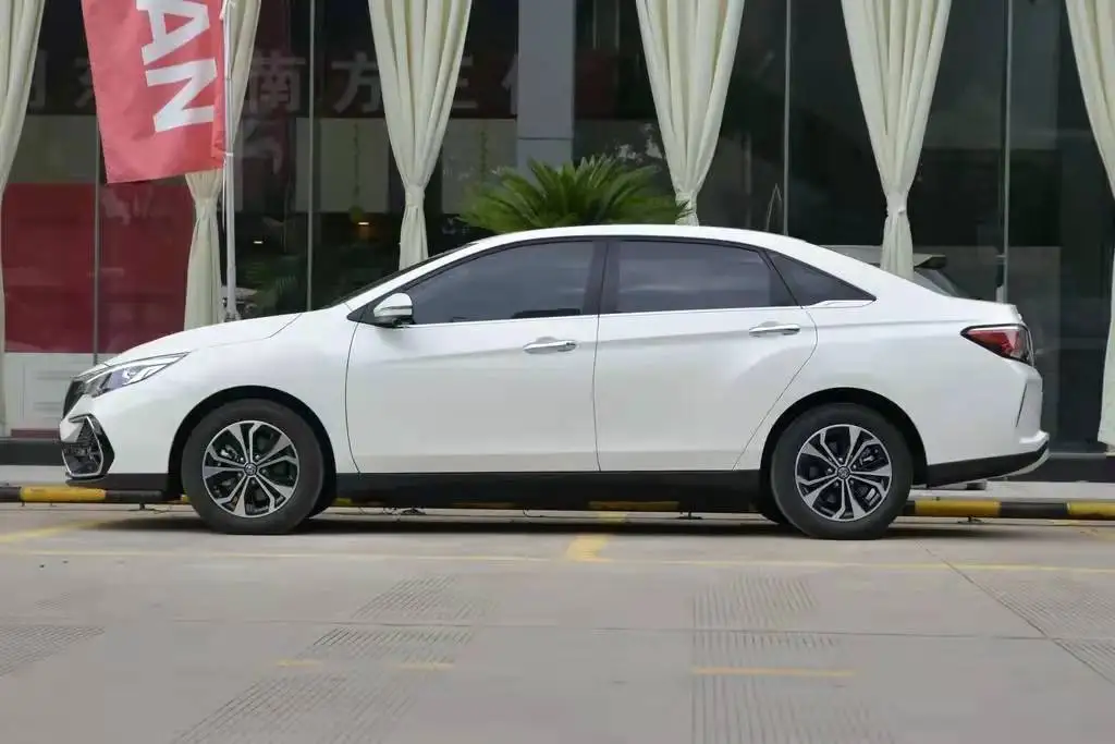 Новинка 2021 высокоскоростной Электрический автомобиль с большим радиусом действия большой зарядкой