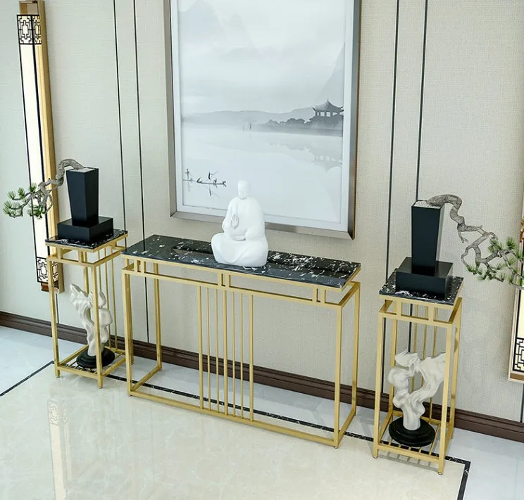 Роскошный светильник опирается на стену, чтобы приобрести подставку под несколько мраморных концов для коридора, крыльца, стола