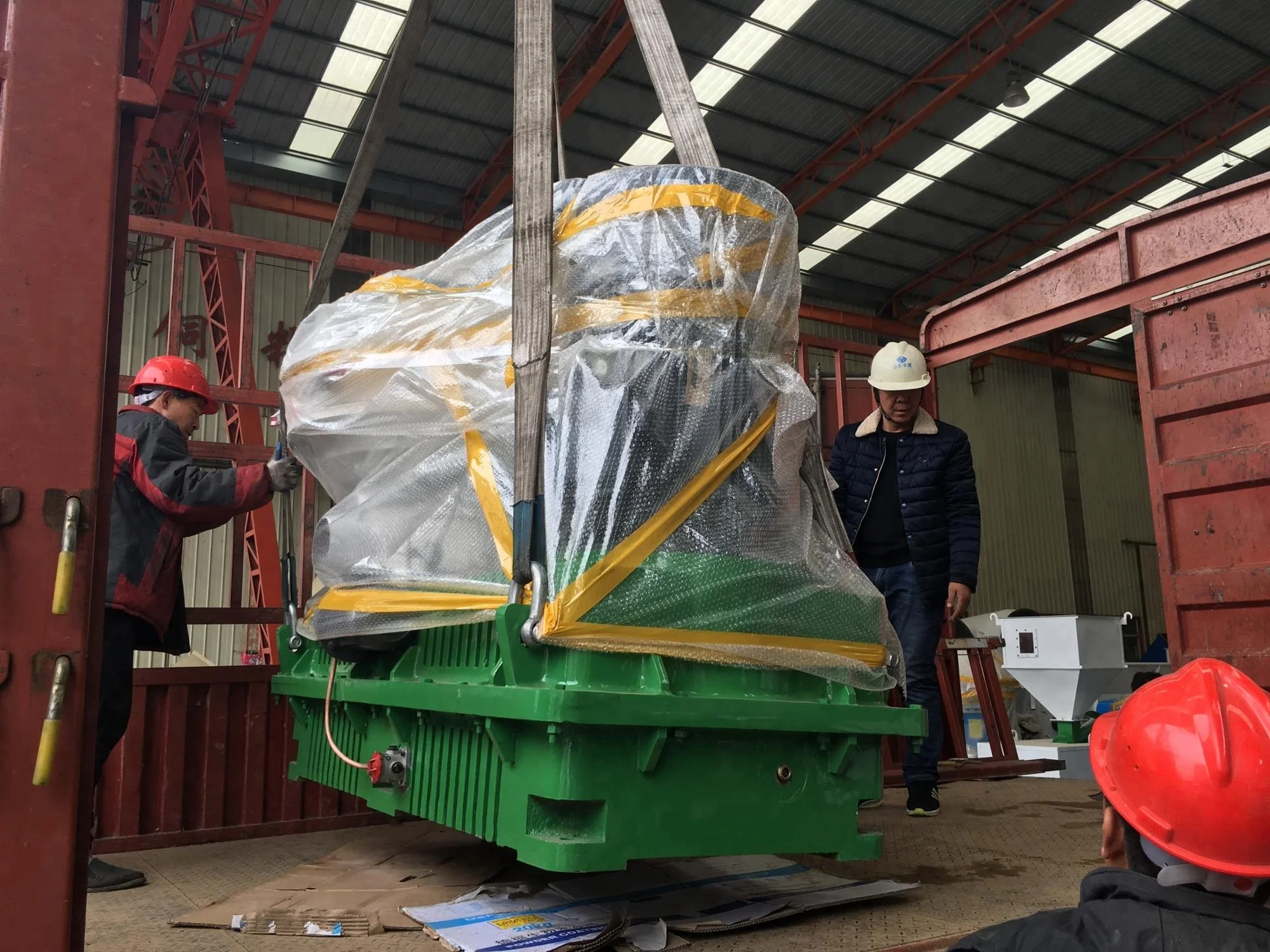 1-1.5 t/h oak firewood wood pellet making machine price