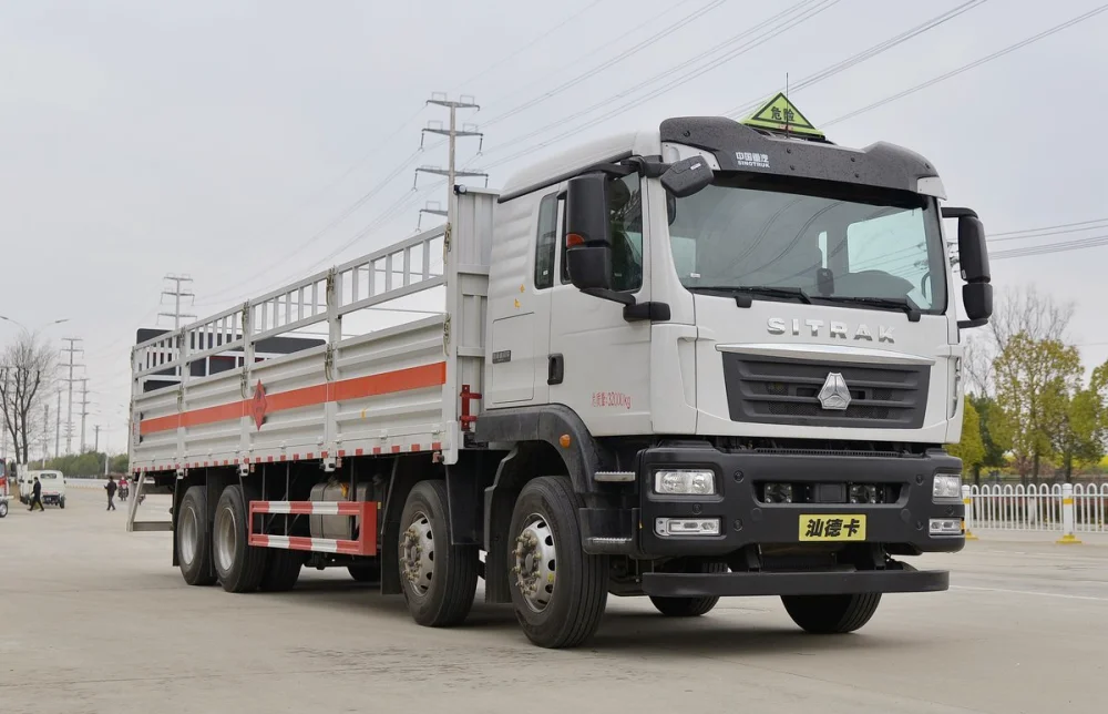New Sinotruk Sitrak Gas Cylinder Transport Vehicle 8x4 350hp Euro 6 Cylinder Delivery Truck