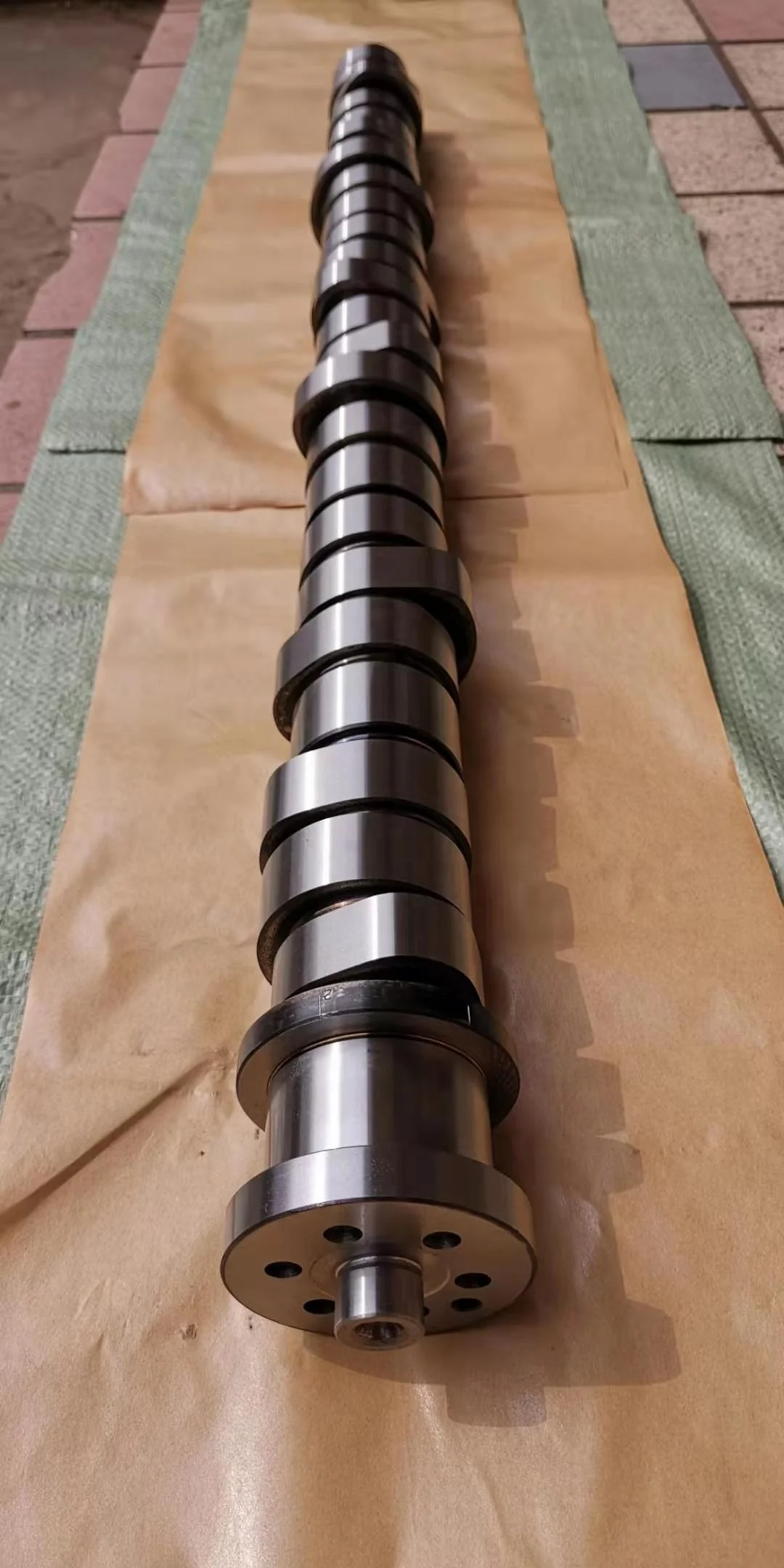 Factory Direct Sale Top Quality Billet Forged Steel D12 Diesel Engine Camshaft 20593688