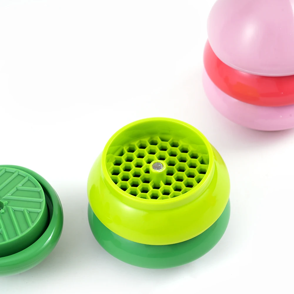 new plastic smoking christmas tree shape three-layer herb grinder