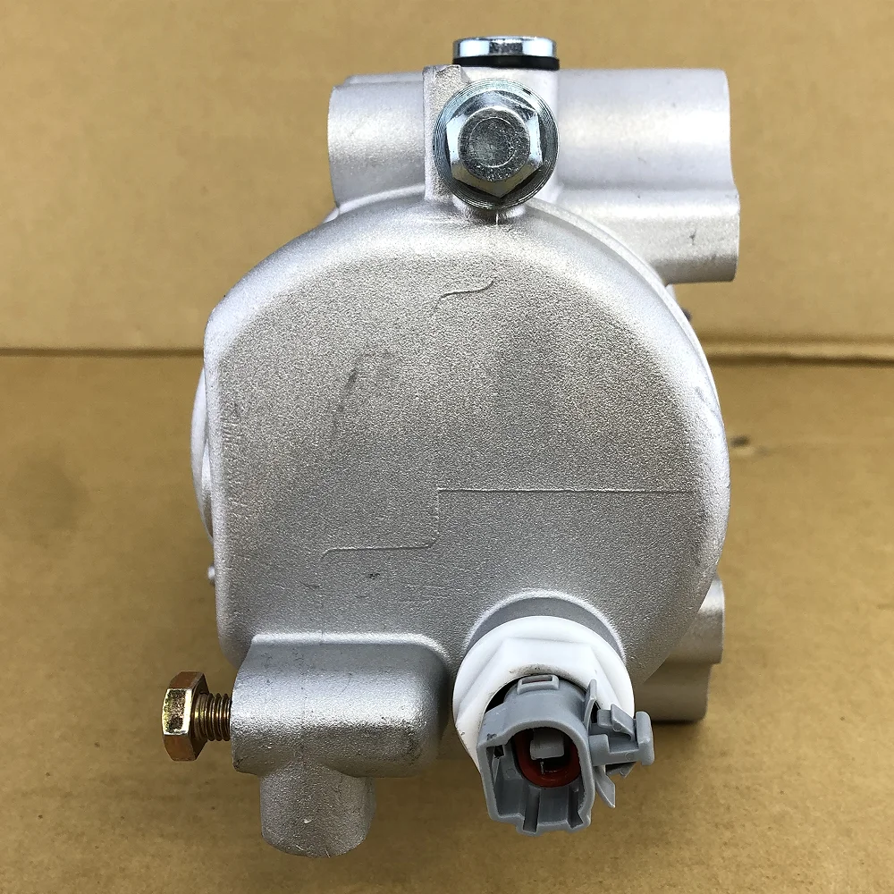 Heavy Duty Truck Spare Part 23300-E0131 23300-2710 23300-E0400 23300-E0402 fuel filter assy for P11C