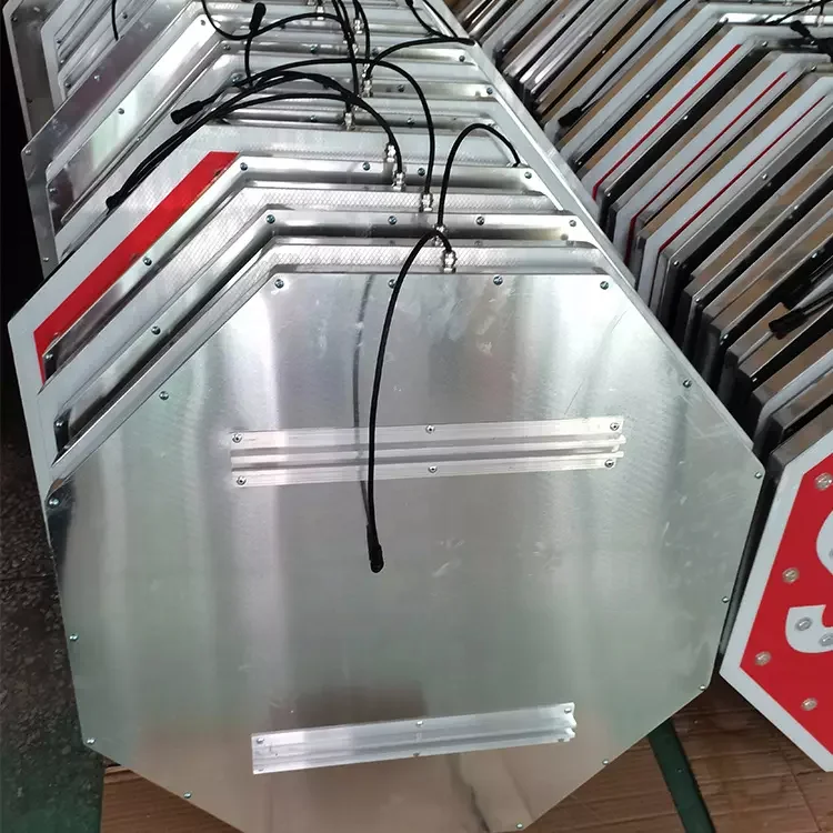 Aluminum Octagon Solar Flashing LED Warning Signage Solar Traffic Led Electric Flashing Stop Sign
