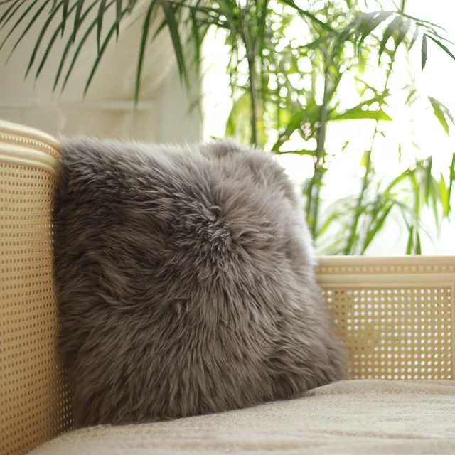 China Factory 100% real sheepskin pillow cushions