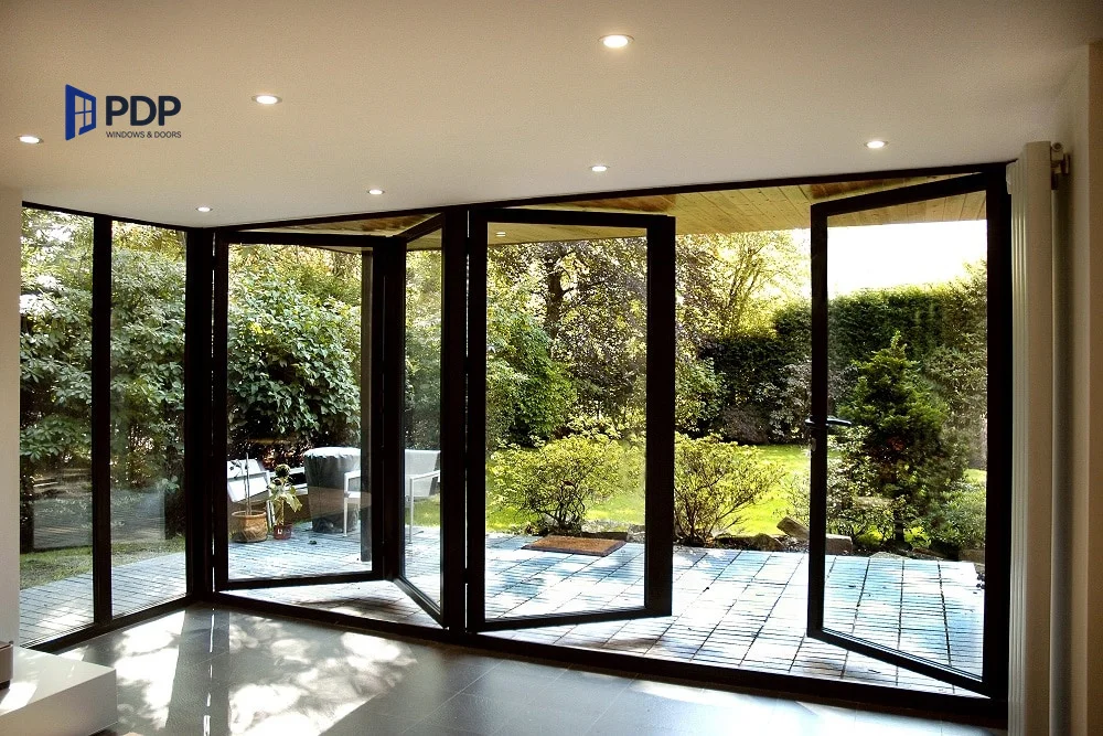 Folding Doors Wind Pressure Resistance Weather Resistant Patio Sliding Screen Chinese Door