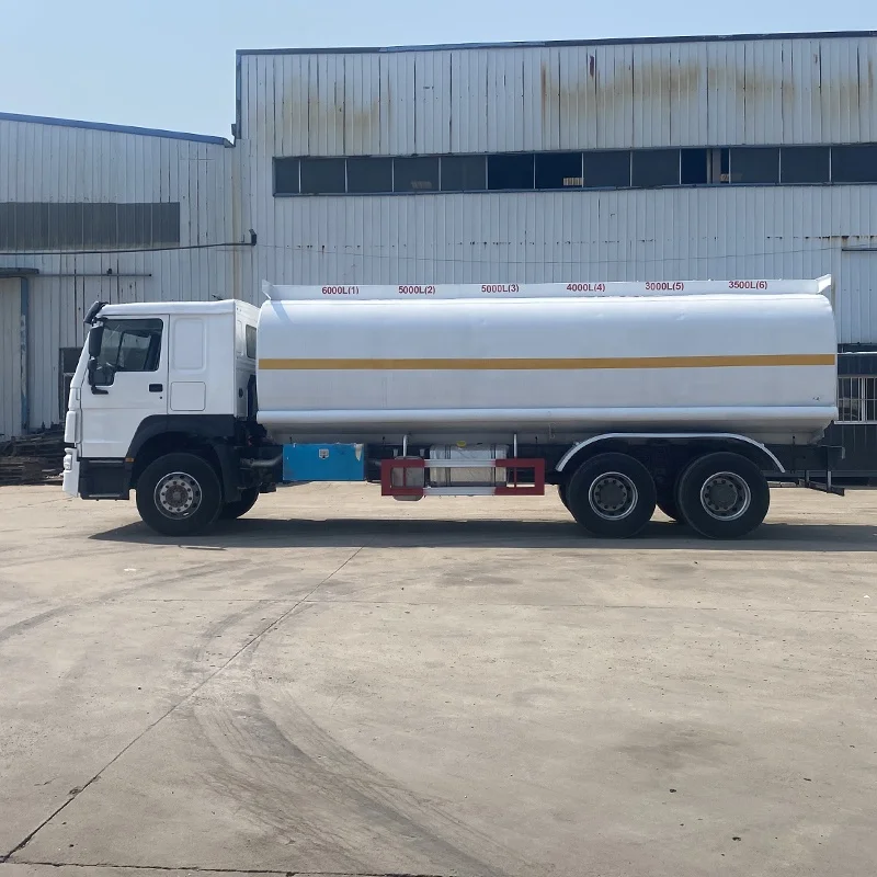 Oil/Water/Milk transport tanker truck used howo sinotruck Euro2 good condition for sale