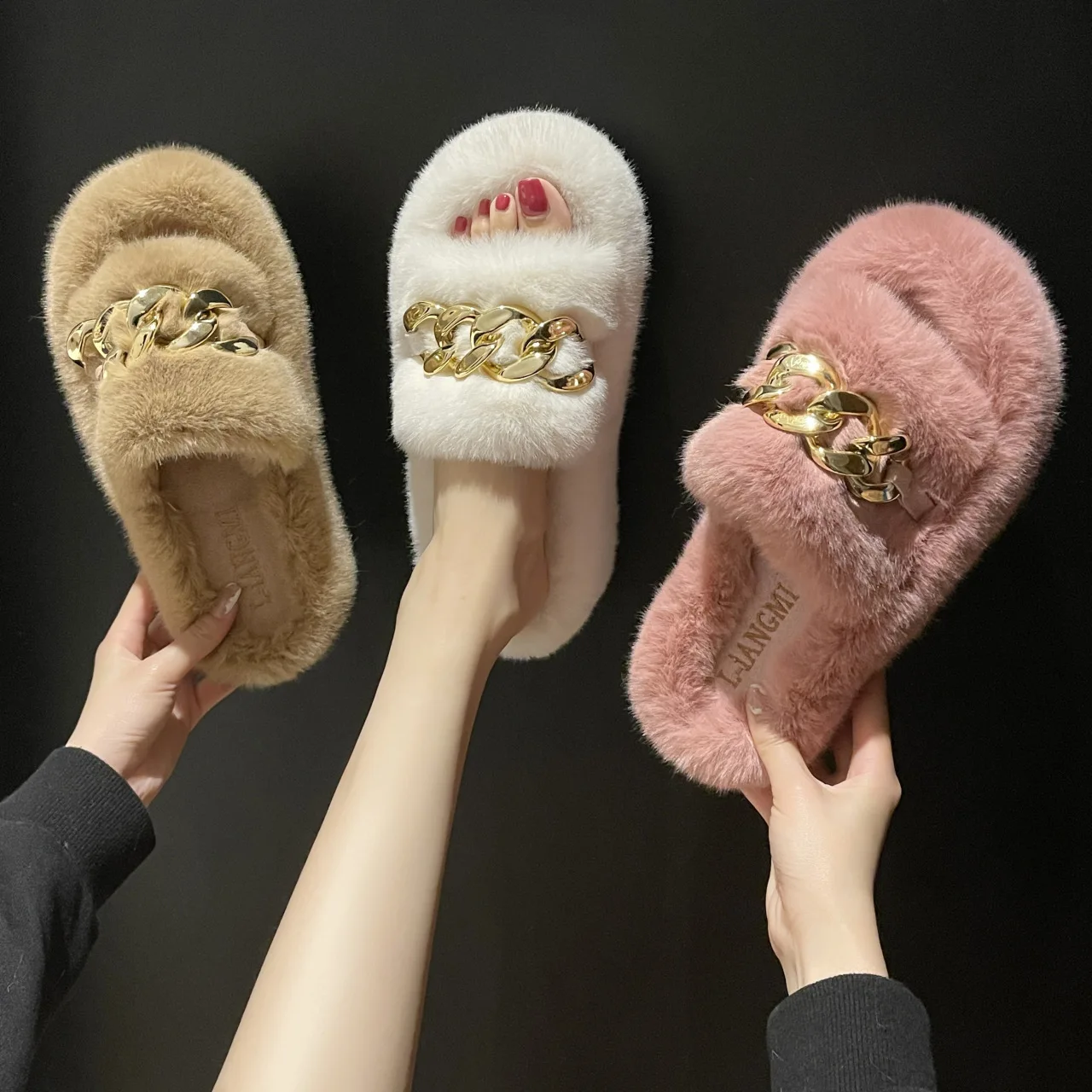 Autumn and winter slippers for women new design outside wear flat faux plush slippers with chain 2022 fashion fur slippers