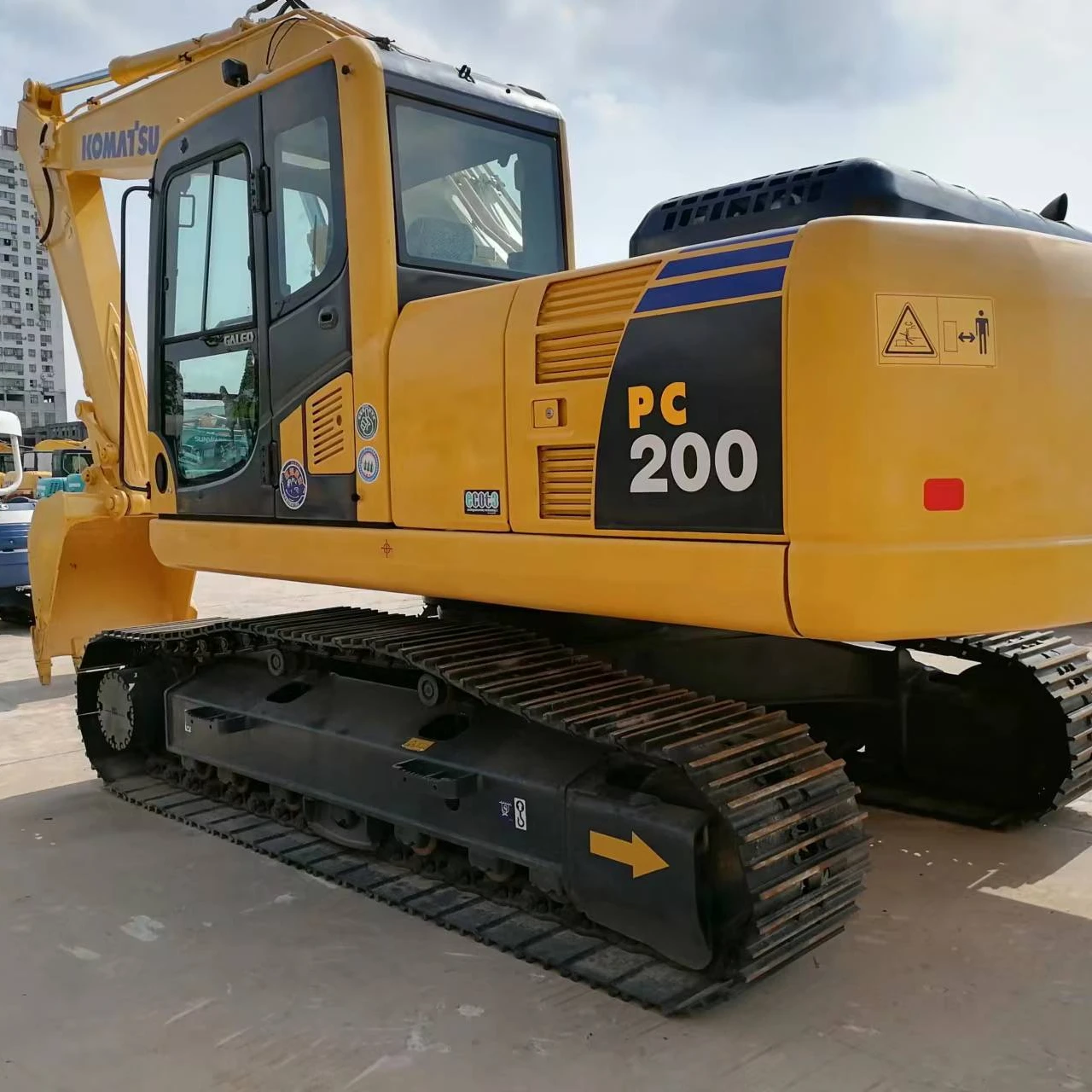 20 тонн импортные Komatsu PC200-8 Япония экскаватор/200 гусеничный экскаватор /PC220 экскаватора в Малайзия Филиппины осуществляется по
