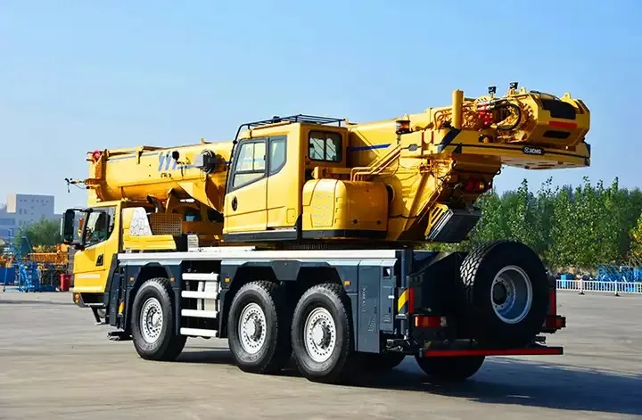 China Famous Brand High Quality 180ton Truck Crane All Terrain Hydraulic Crane Xca180 Mobile Truck Crane with Telescoping Boom