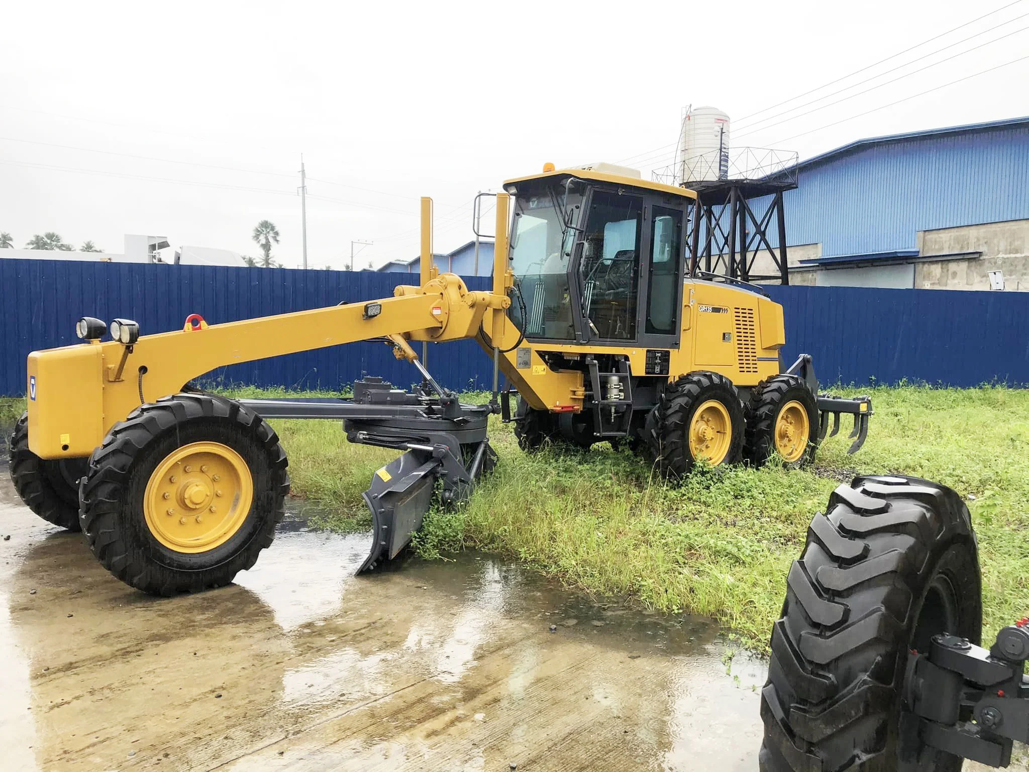 132kw Road Construction Machinery Motor Grader GR165  With Front Blade And Rear Ripper