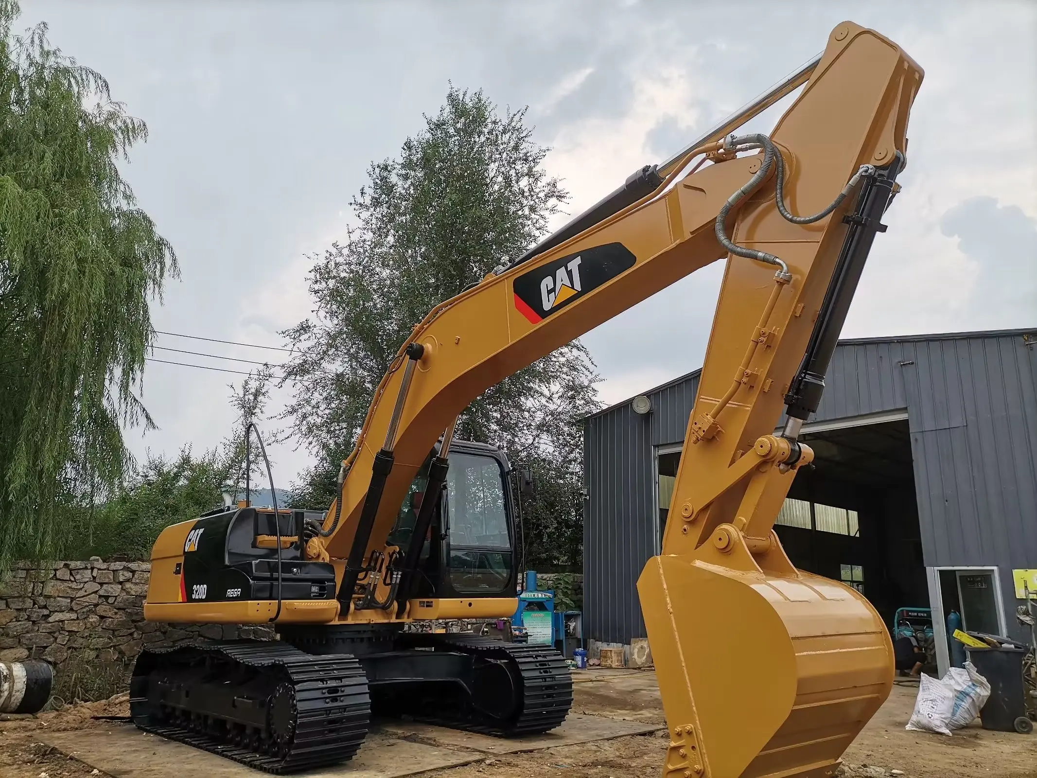 Используемая строительная машина CAT 320D 320 325 330 экскаватор для продажи гусеничная техника