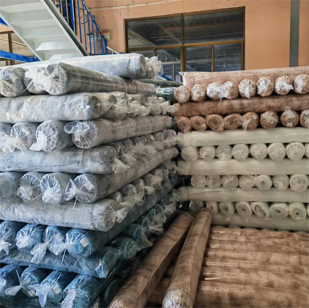 Wholesale Modern Fluffy Carpets Rugs Living Room  Polyester Shaggy Carpet Tapete Plush Living Room Carpet Fuzzy rug