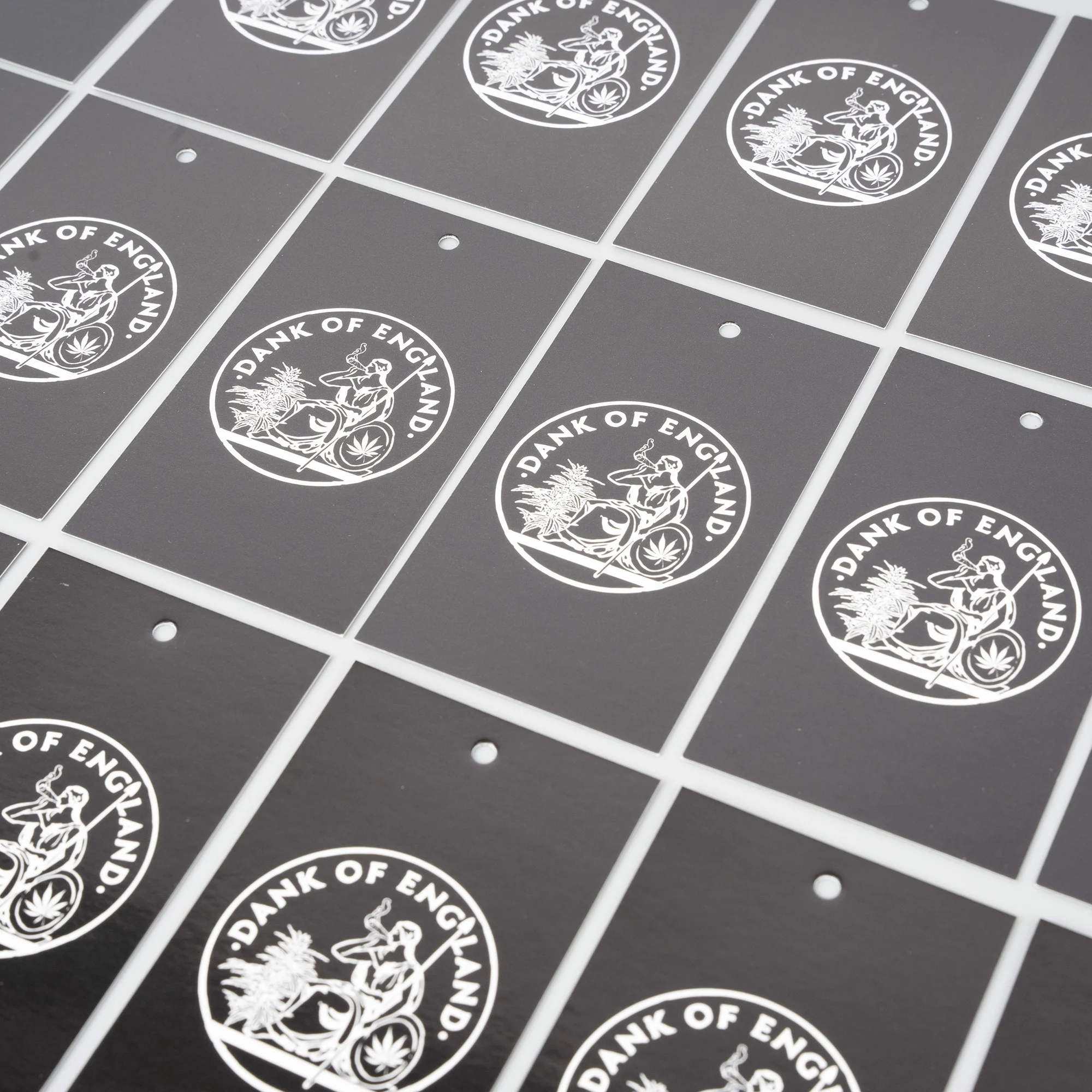 Colorful Rectangle Paper Swing Tags Logo Printing Custom Clothing Paper Hang Tag Thick 700g Clothing Tag with Logo