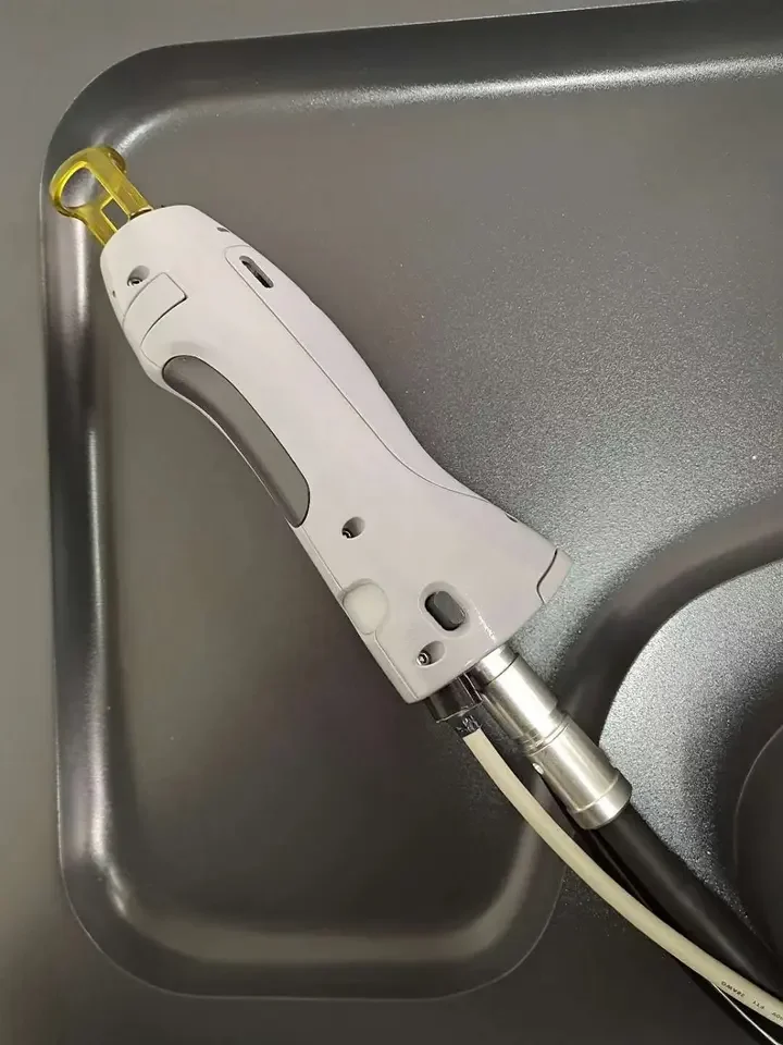 Ce Approved Diode Laser Hair Removal / 755 808 1064 Triple Wave Diode Laser Beauty Instrument