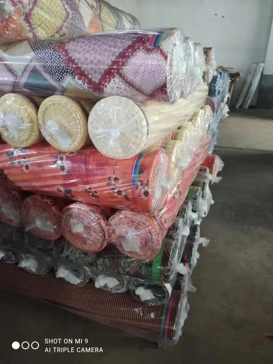 Высококачественная выписывающаяся ткань из искусственного шелка с принтом чаллиса вискозы тканая простая для женского платья