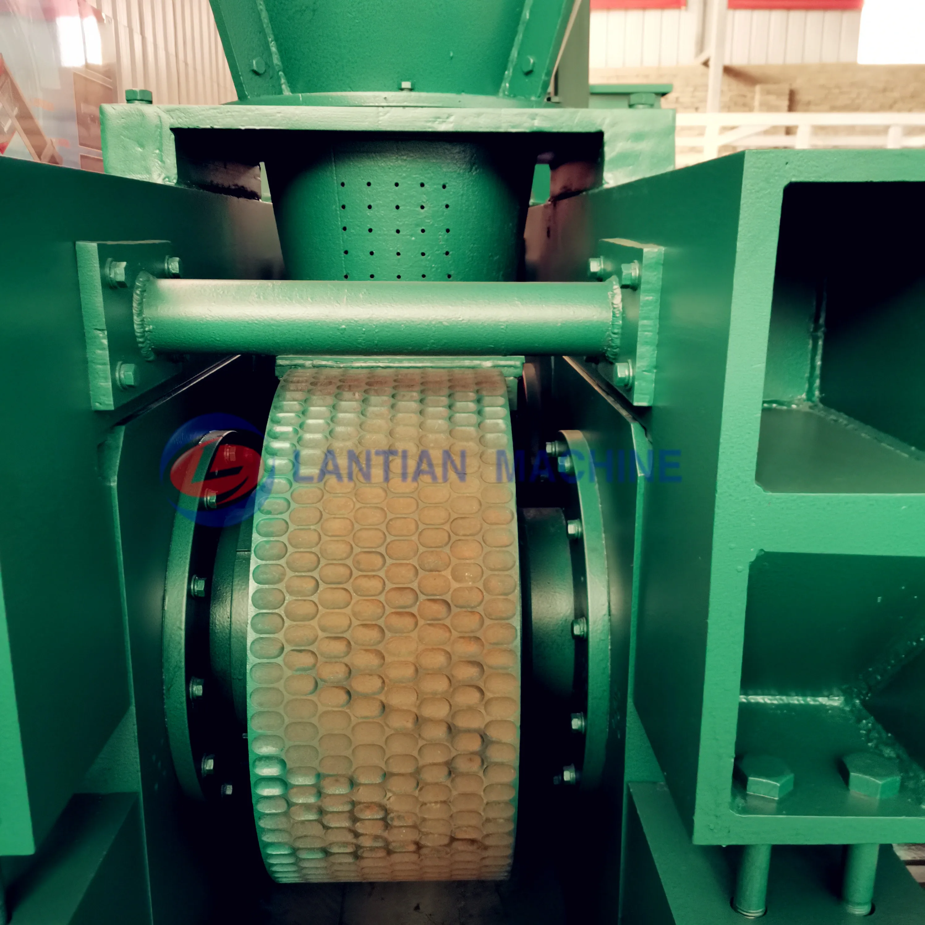 High pressure and capacity roller type mineral powder ball white coal briquetting machine aluminum ash briquetting machine