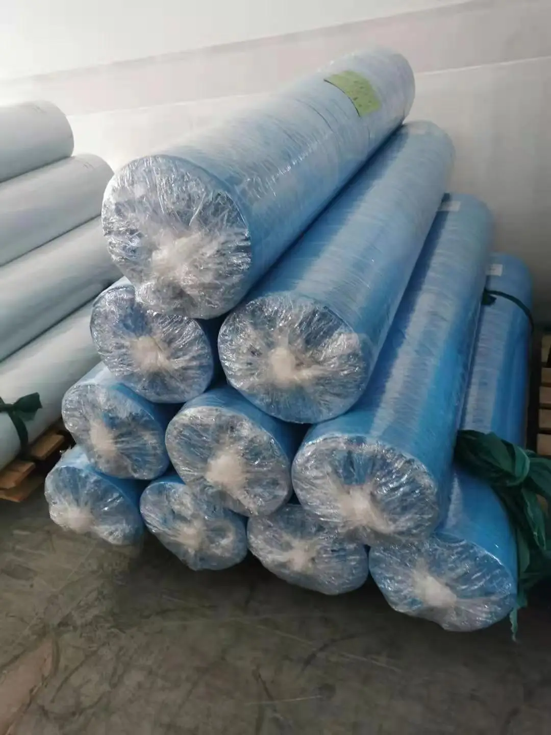 raw material  spunlace viscose +PE FILM laminated non woven fabric for making medical absorbent  pad