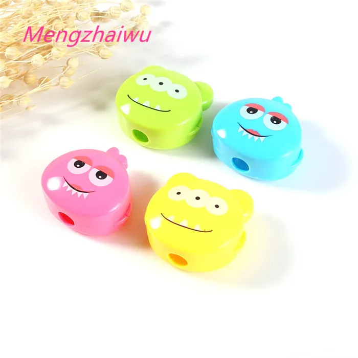 India hot sale eco friendly import stationery funny animal wood manual 2020 fancy kids pencil sharpener plastic machine