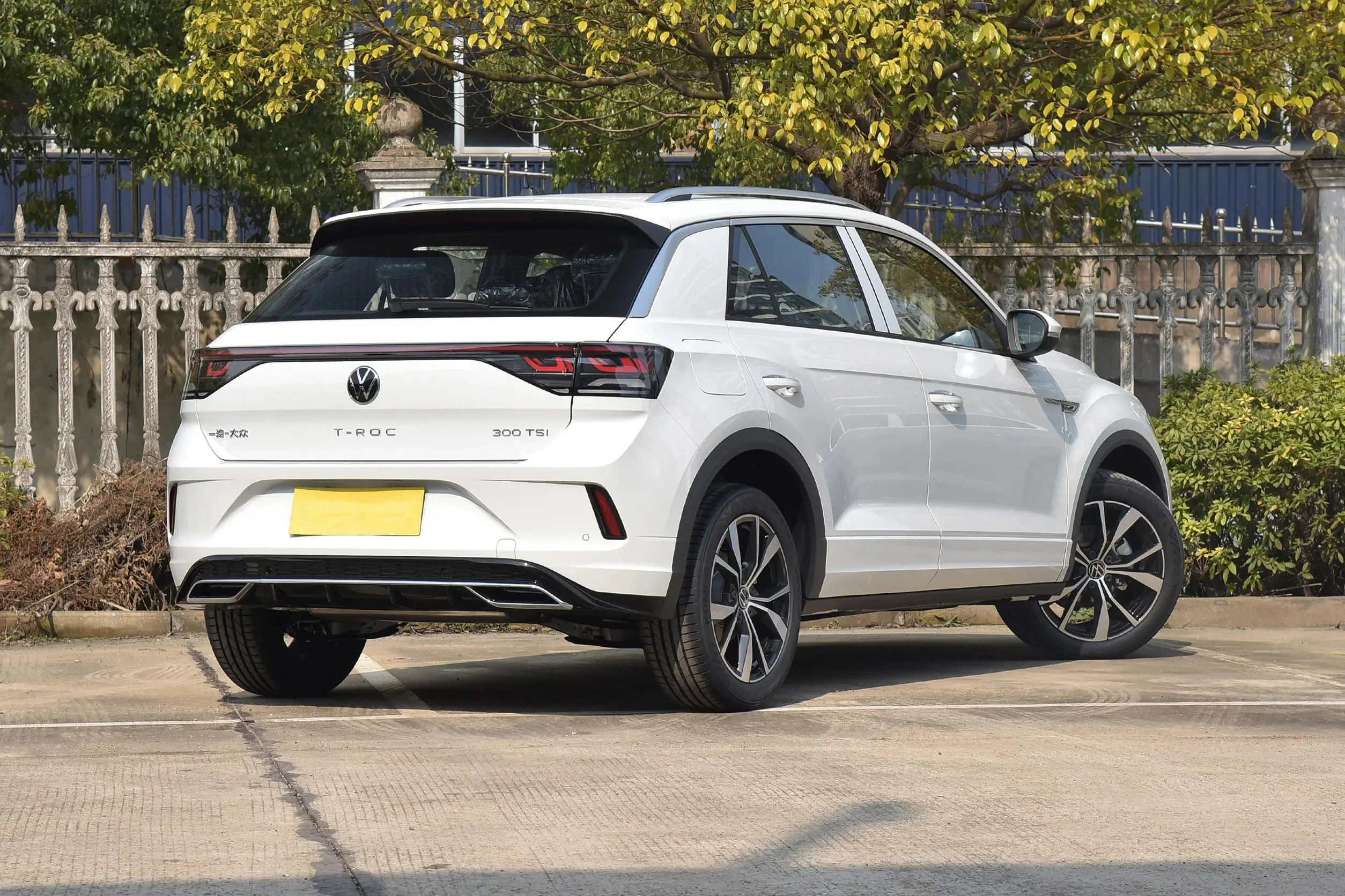 Хорошая производительность volkswagen t roc новые автомобили бензиновый автомобиль 250 нм 7 скоростей 200 км/ч компактный внедорожник 118 кВт 1 5 т 160Ps дверей мест
