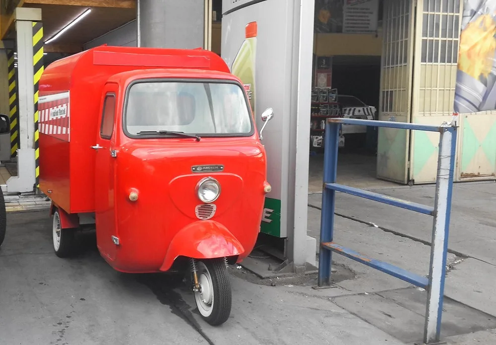 Newest Coffee Hot Dog Electric Drive Mobile Tricycle Food Truck sink trailer for sale