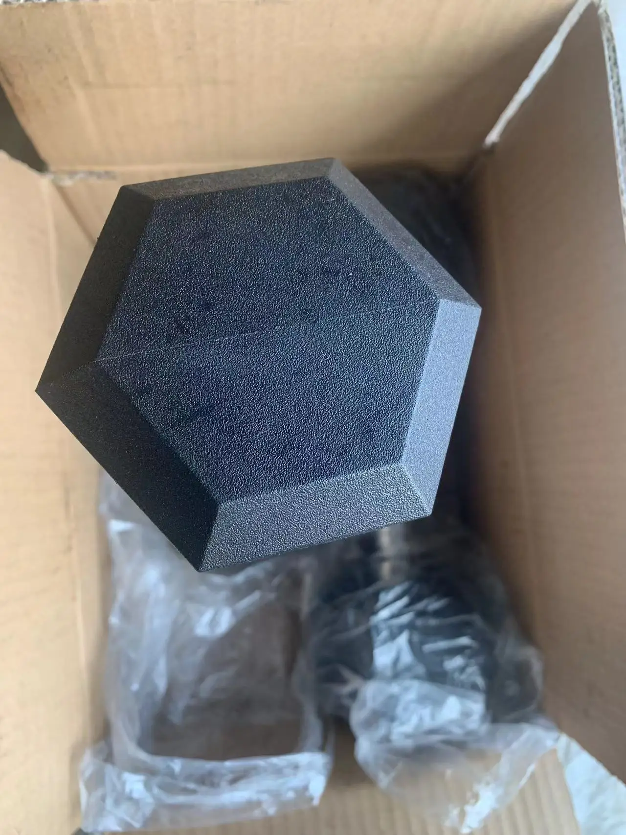 China Gym fitness equipment Chromed and Knurled 33 mm Steel Grip Rubber Covered Hex Dumbbells for Gym Training