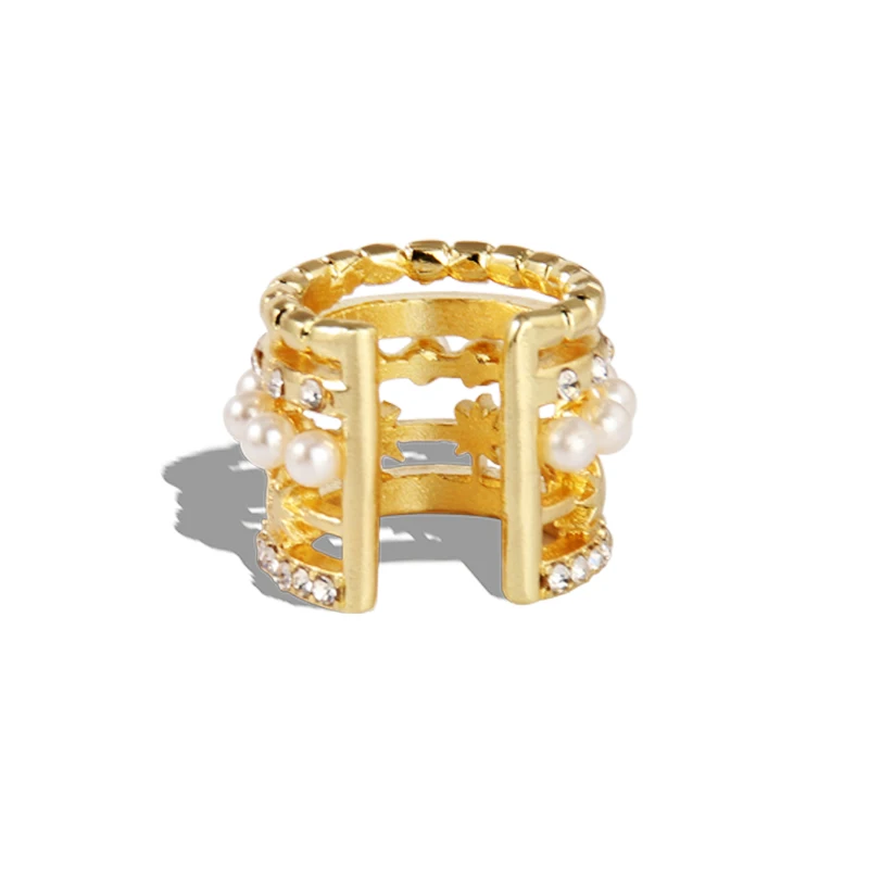 2022 New Personality Exaggerated Gold Rhinestone Pearl Natural Stone Ear Cuff On Earrings For Women