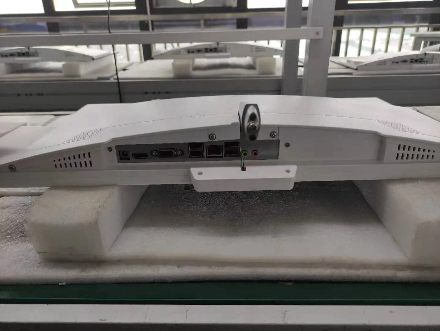 All In One Barebone PC Desktop Computer Built-In Battery Monoblock Gaming with Webcam Cheap Gaming All-in-one Pc