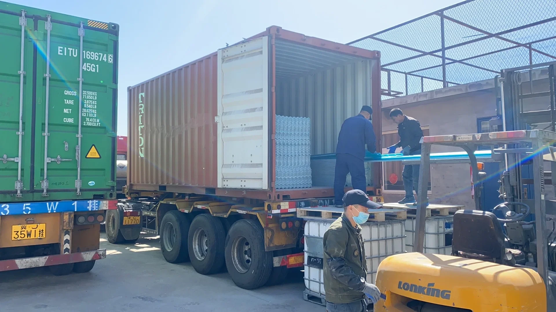 0.8-4mm Thick Fibreglass Roofing Sheets Corrugated Frp Roofing Sheet