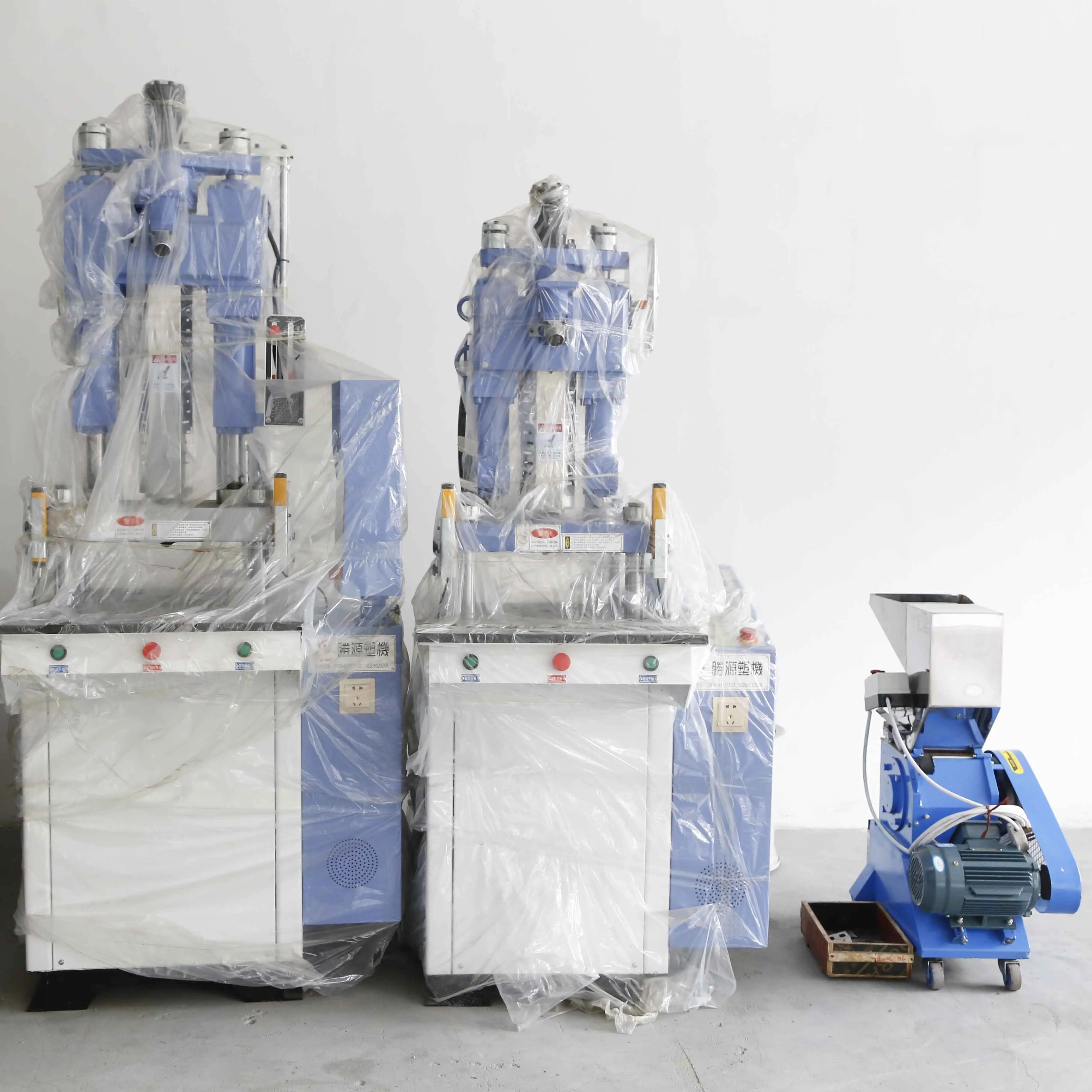 
Vertical plug injection molding making machine made in China 