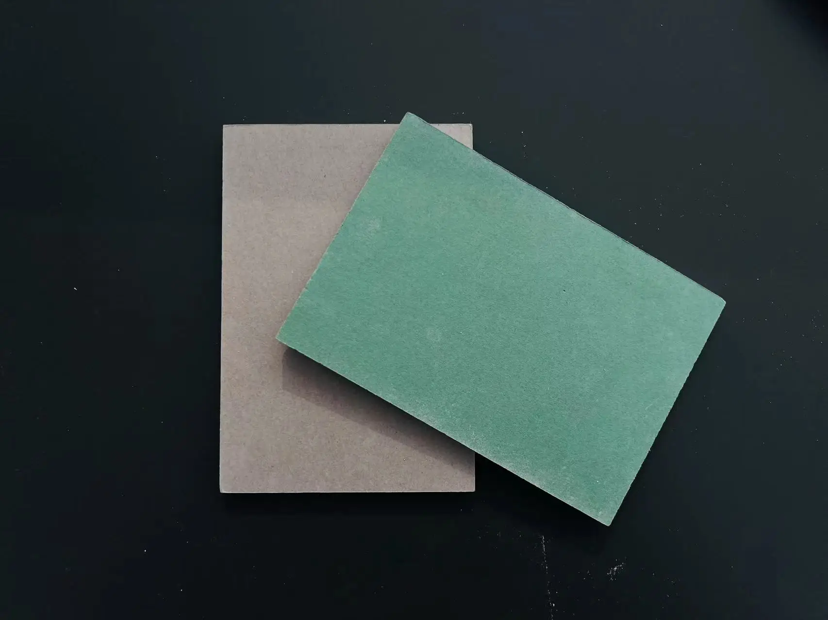 Low Priced Modern Style 1220*2400 Waterproof Gypsum Plasterboard for Hotel Decoration Square Wall Tile Shape