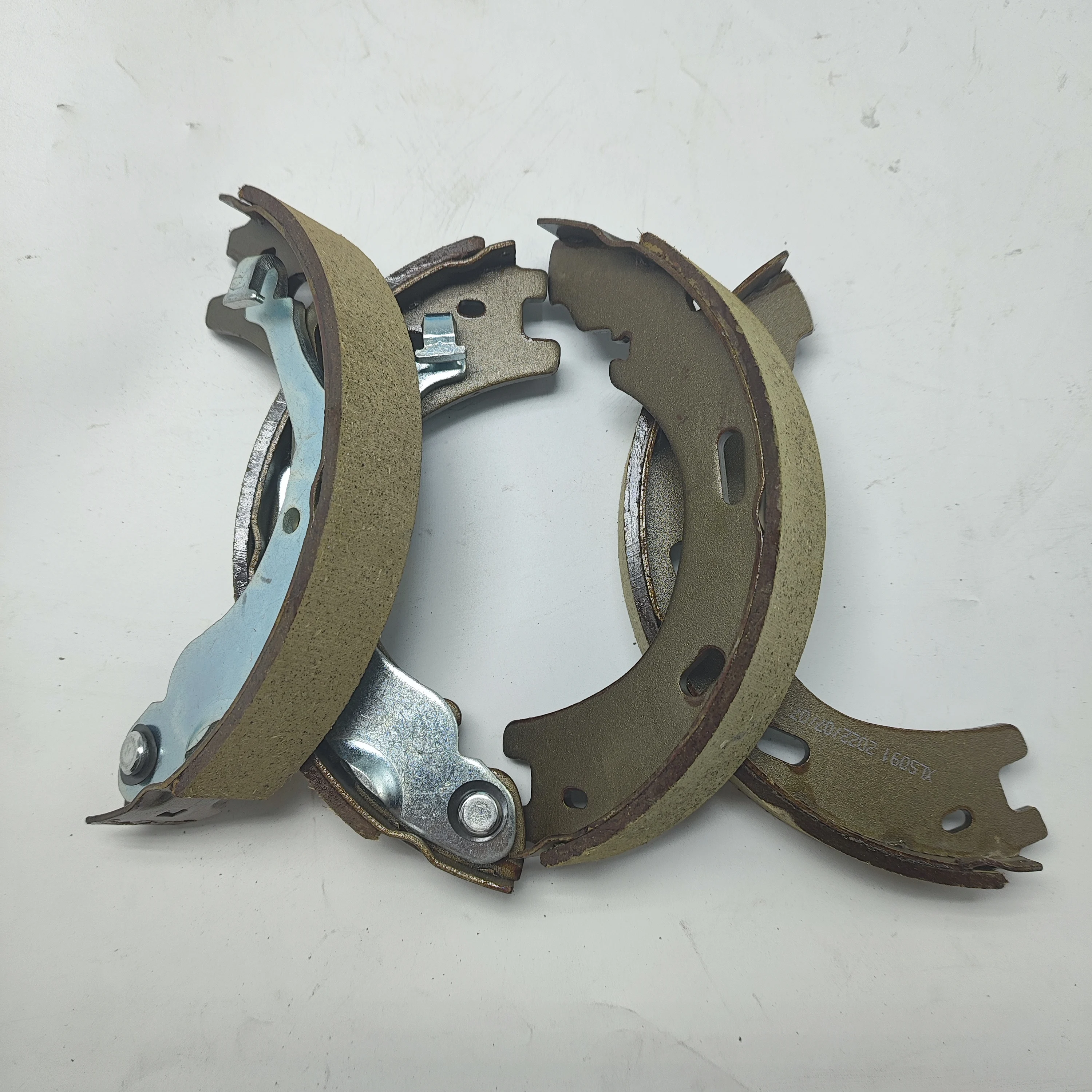 SAIC MAXUS T60 Rear Brake Shoe LDV T60 Hand Brake Pads C00089219 C00089218