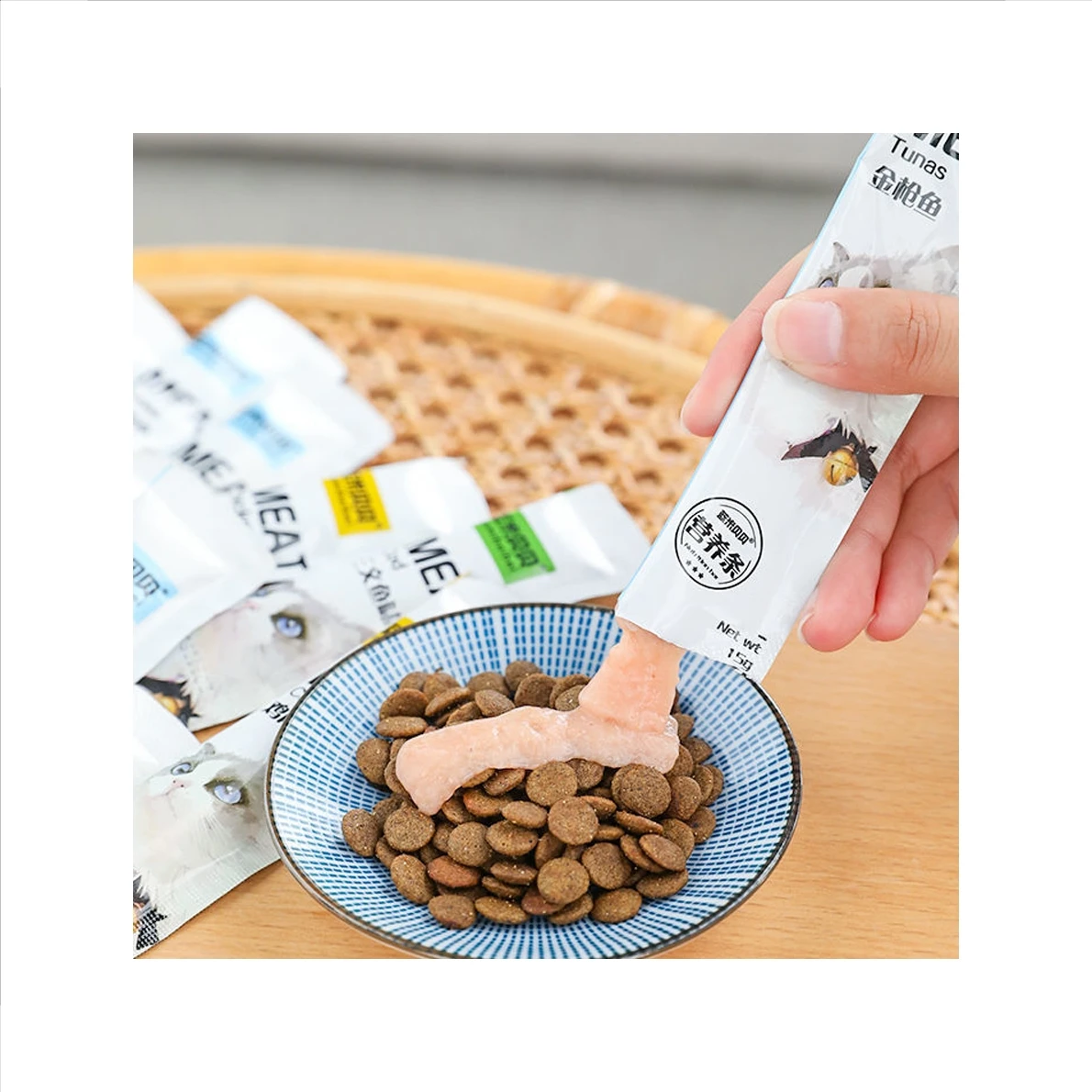 Professional 15g Bars Treat Snack Lickable Wet Food Pet Treats Cat Strips
