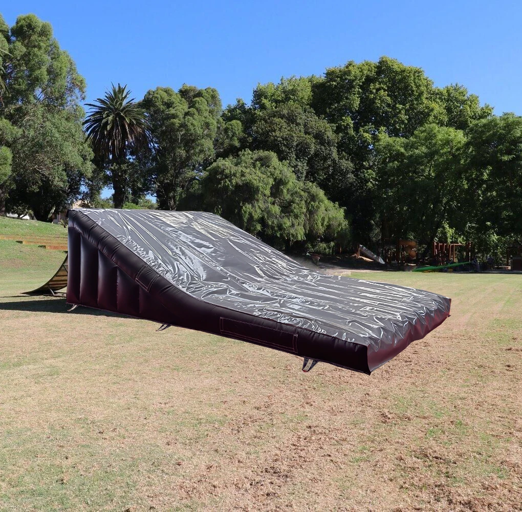 WINSUN sport Inflatable Skiing Jump stunt airbag big inflatable landing airbag mat sports games ramp pad sloped mtb for sale