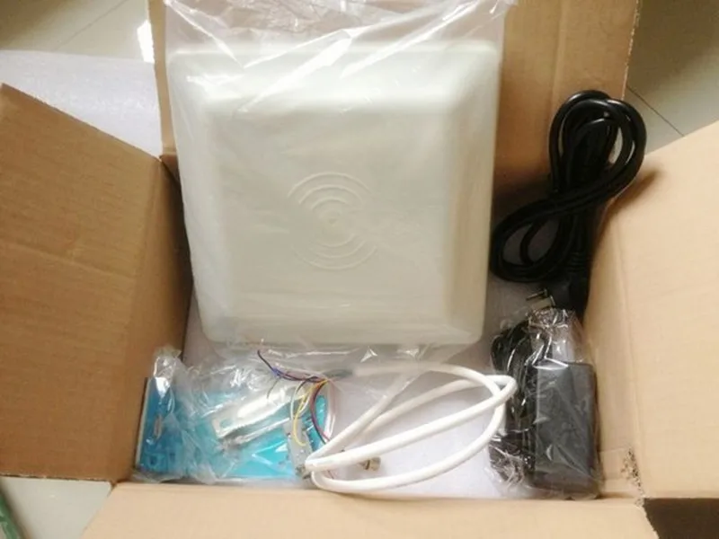 EPC Mask Integrated UHF RFID Reader mid-range with 8dbi Antenna ISO 18000-6C protocol for ETC/car parking system