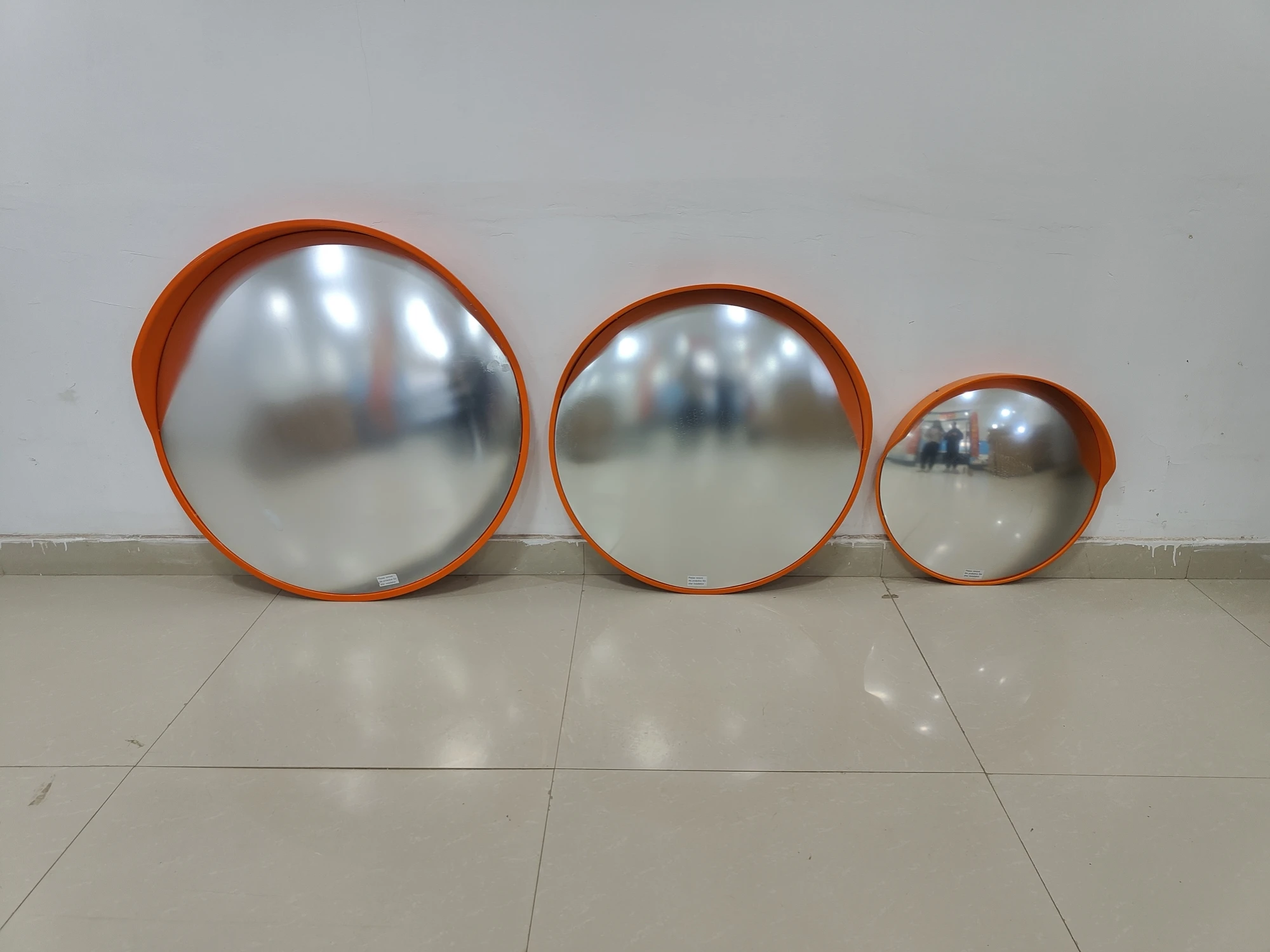 Safeguard Your Indoor And Outdoor Spaces Protuberant Mirror Safety Convex Mirrors With Good Abrasion Resistance