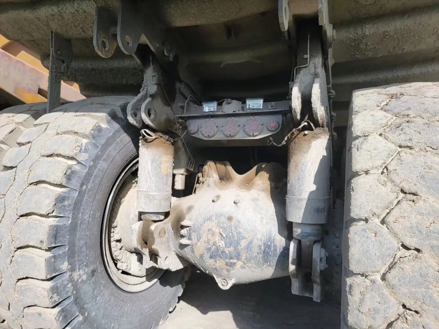 HD785-7 Off-Road Mining Dump Trucks 2013 Used Engineering Construction Machinery Load Capacity 8000 90t 60