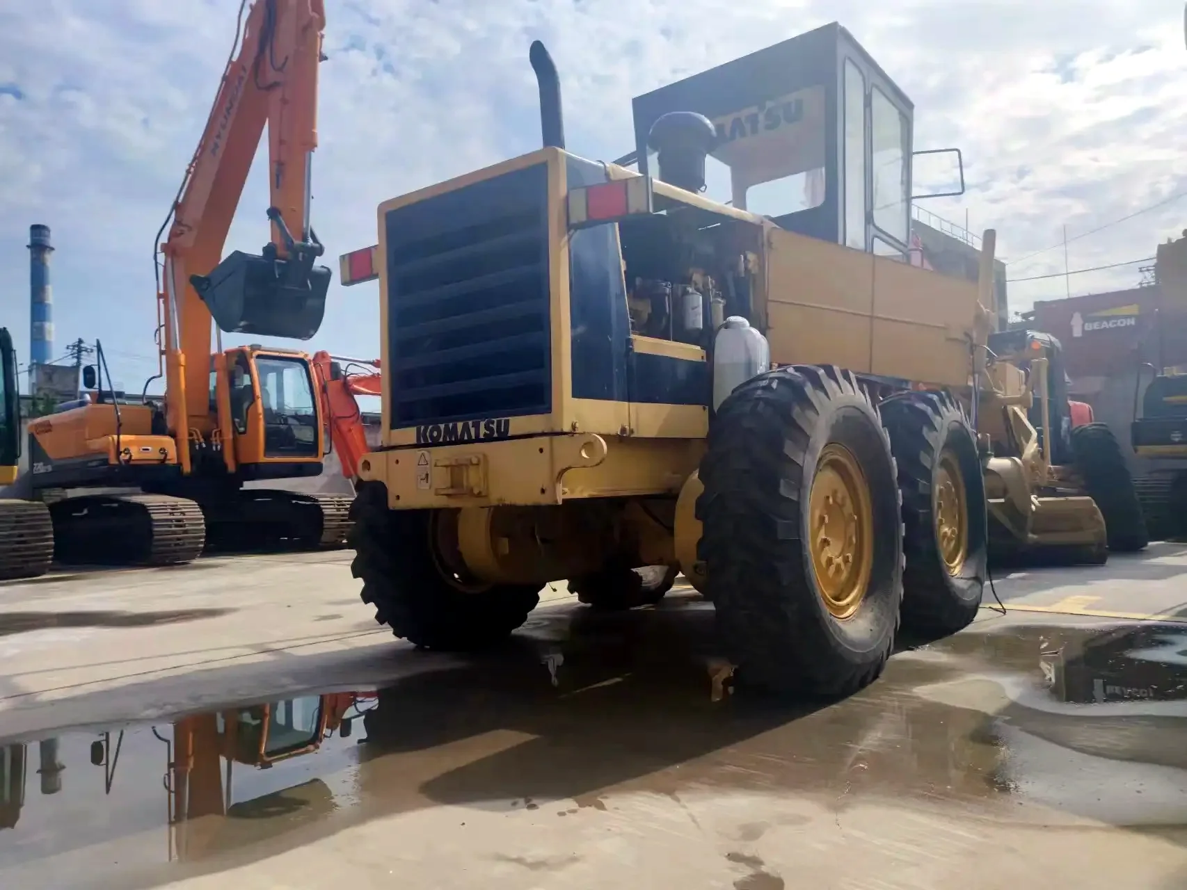 Japan made Komatsu GD825A motor grader road construction tractor, Komatsu GD825 road graders GD825A in China