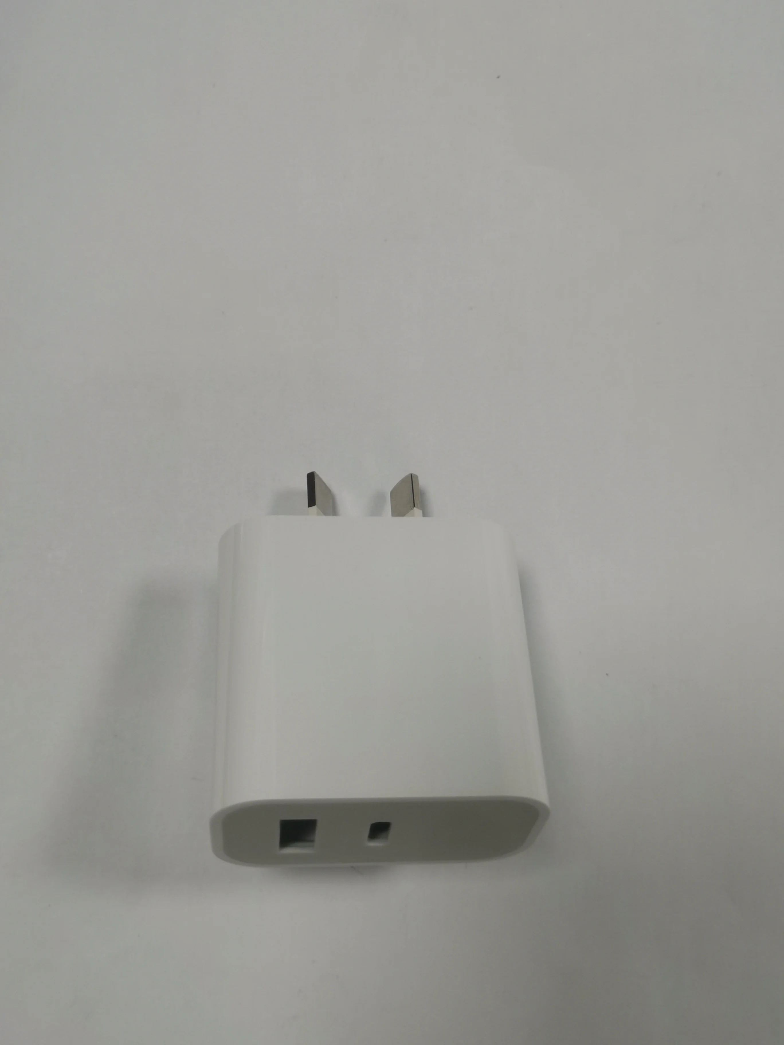 Classic Genuine High-Quality Mobile Phone Charger New Design Trend Product Fast Charging Cable Data Plug