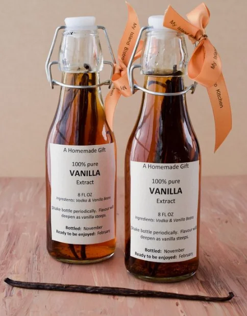 Factory wholesale buckle bottles sealed juice drinks empty glass bottles