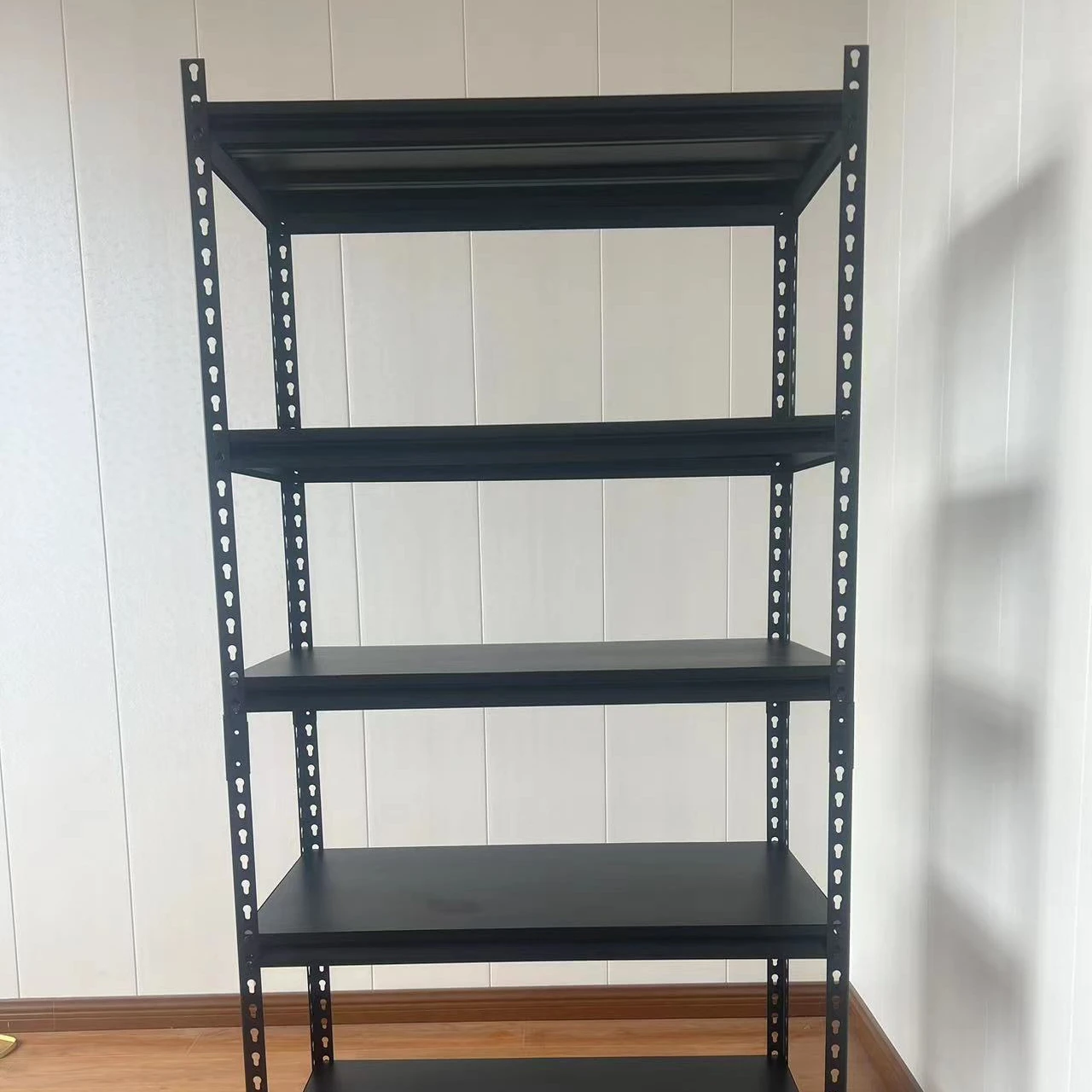 Картонная книжка с заклепками