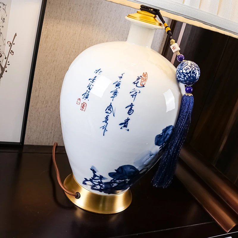 Wholesale Chinese  Blue and White Craft Ceramic Table Lamps For Living Room Hotel Bedroom