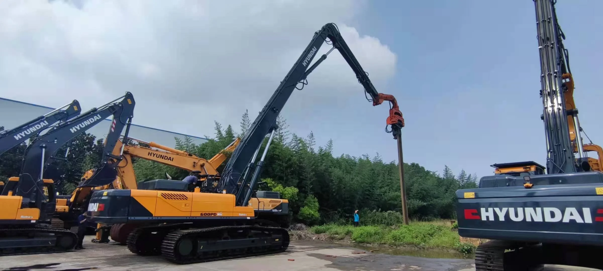 The Hammer Vibrator Vibration Sheet Pile  Hydraulic Vibrating Hammer In Excavator Drive Sheet Pile with compact structure