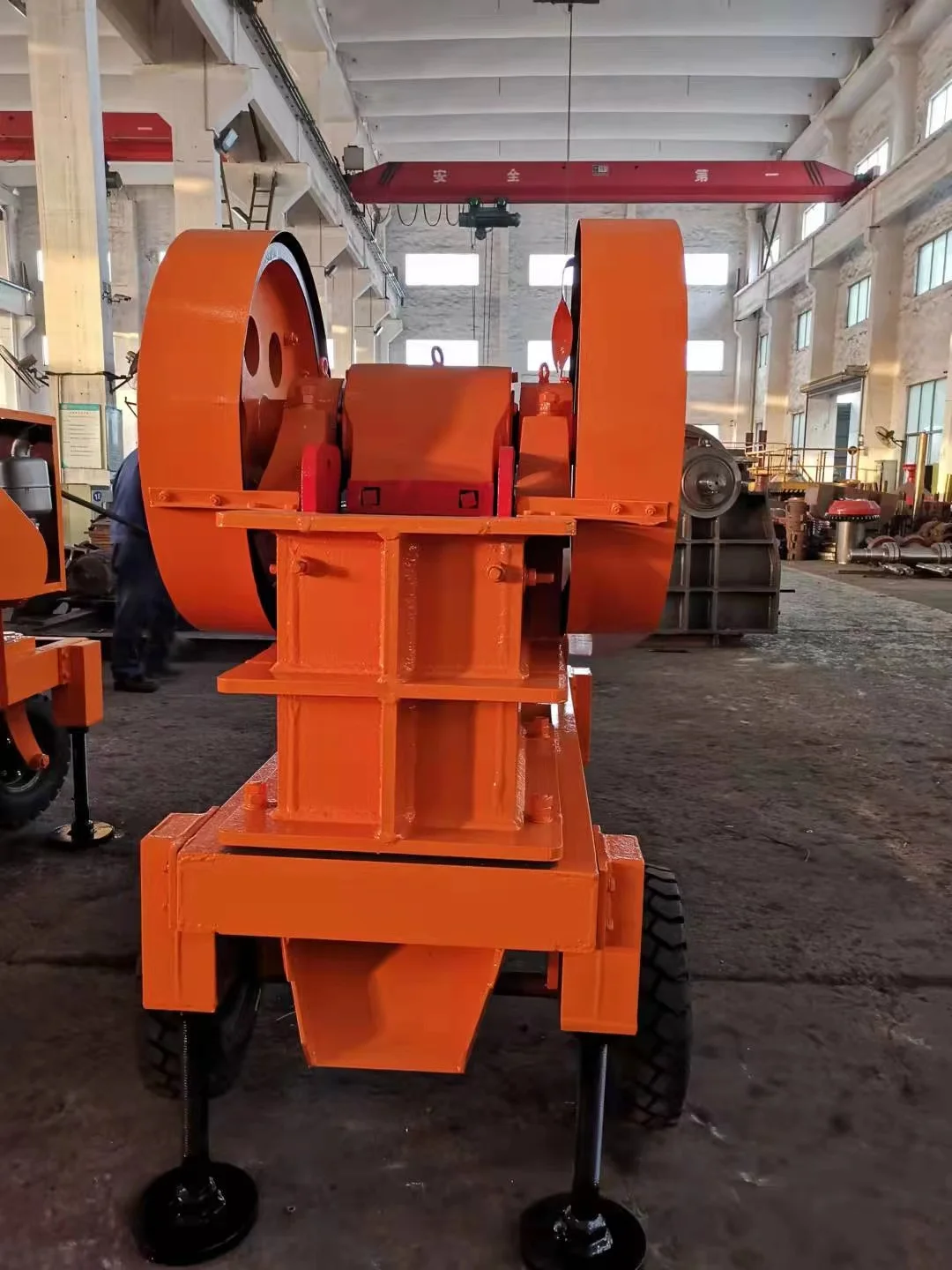 Gold Mining Equipment High Quality Factory Price Stone Crusher Energy Saving Jaw Crusher Hot Sale