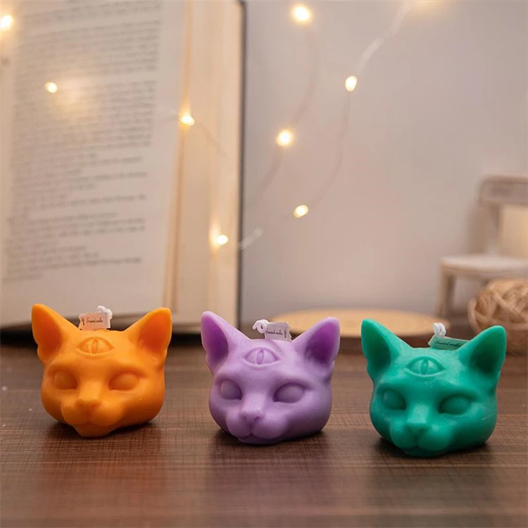 Three-Eyed Cat Aromatherapy Candle for Home Decor Halloween Creative Scary Dark Cat Ornament for Christmas Decorations