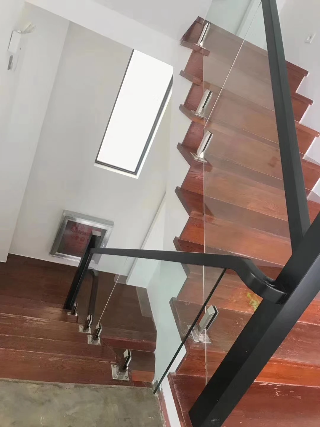 Modern Stylish Indoor Glass Holder with Stainless Steel 304 Spigot Base Durable Durable Stair Parts for Staircase Railing